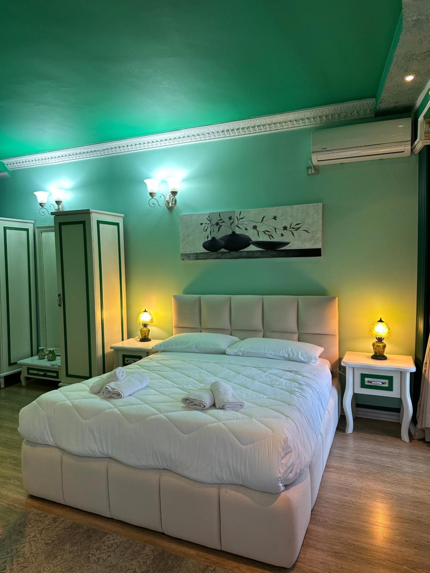 Hotel Boutique Vila Fernando Tirana Buitenkant foto