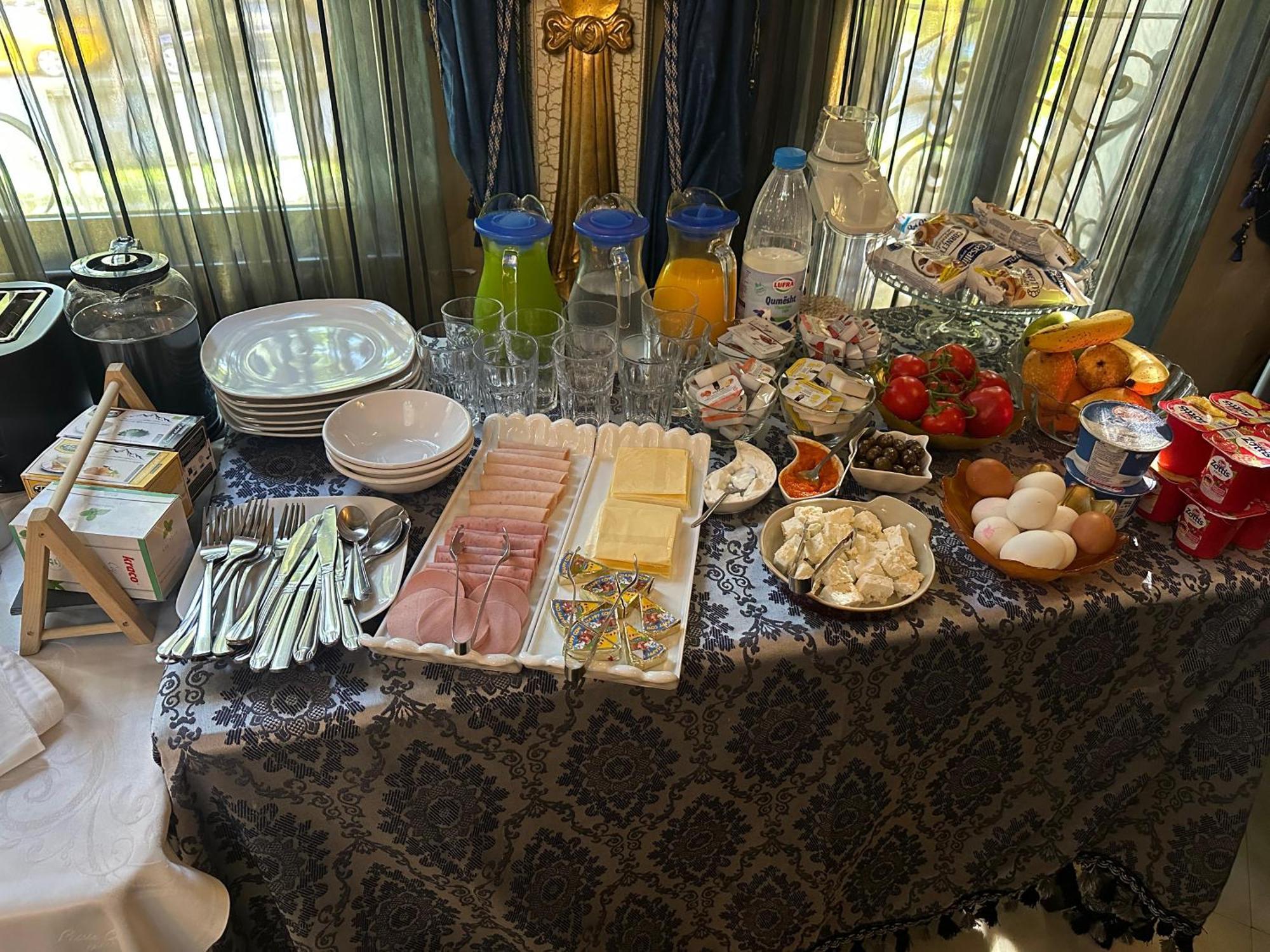 Hotel Boutique Vila Fernando Tirana Buitenkant foto