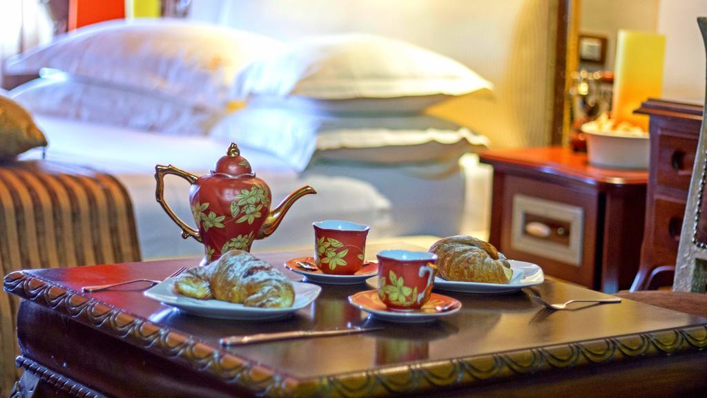 Hotel Boutique Vila Fernando Tirana Buitenkant foto