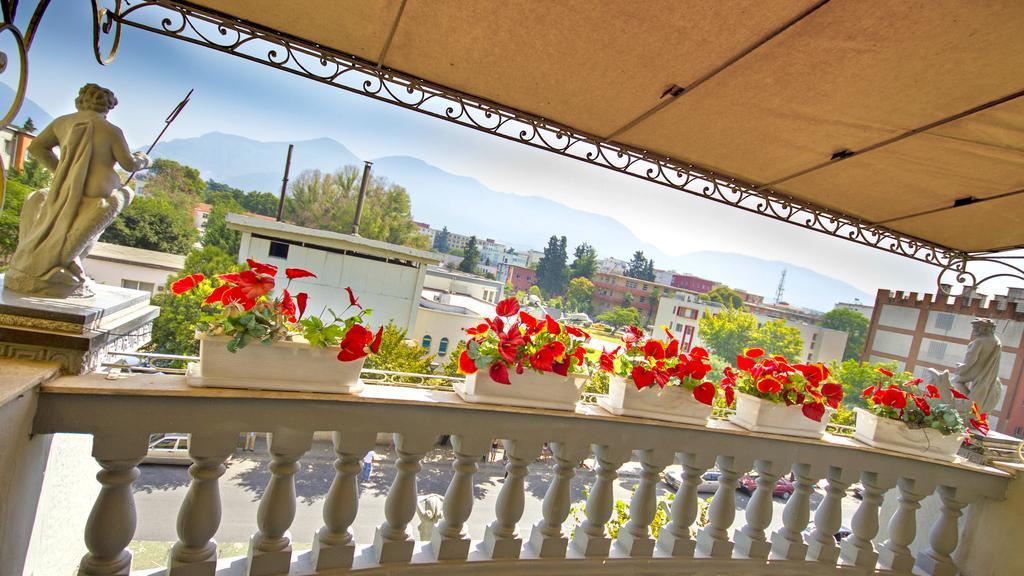 Hotel Boutique Vila Fernando Tirana Buitenkant foto