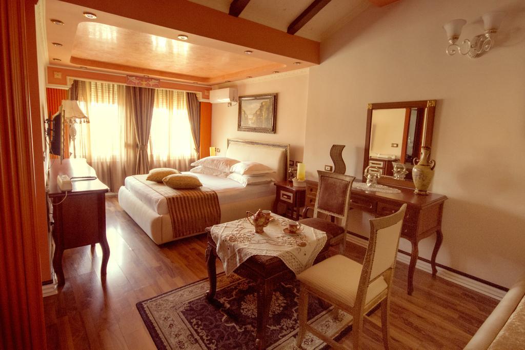 Hotel Boutique Vila Fernando Tirana Buitenkant foto