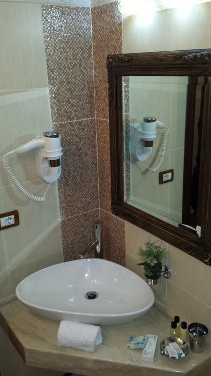 Hotel Boutique Vila Fernando Tirana Kamer foto