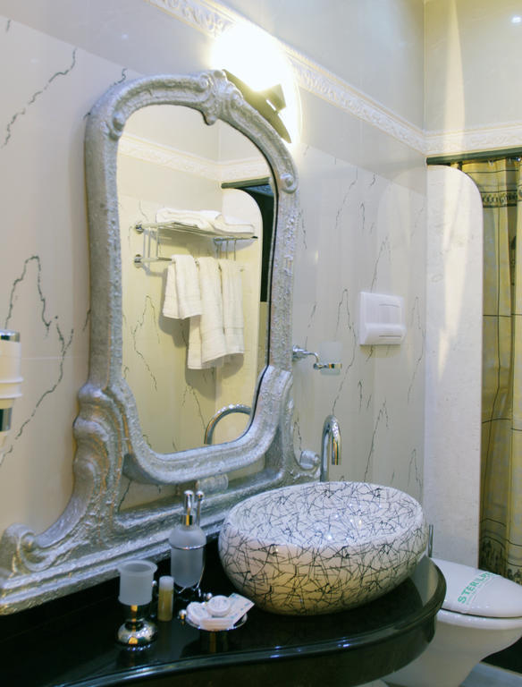 Hotel Boutique Vila Fernando Tirana Buitenkant foto